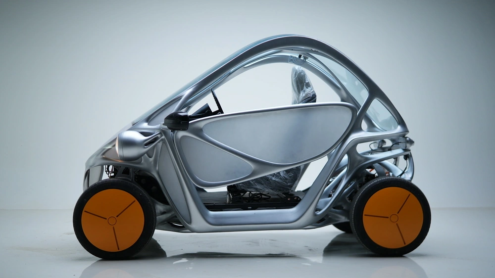 3D-printed metal microcar Robo-EV